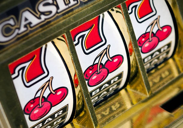 Sportsbook and esports markets displayed in lukisanslot Game Library